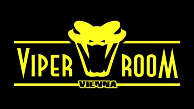 Lokalbereich im Viper Room mit Bar
